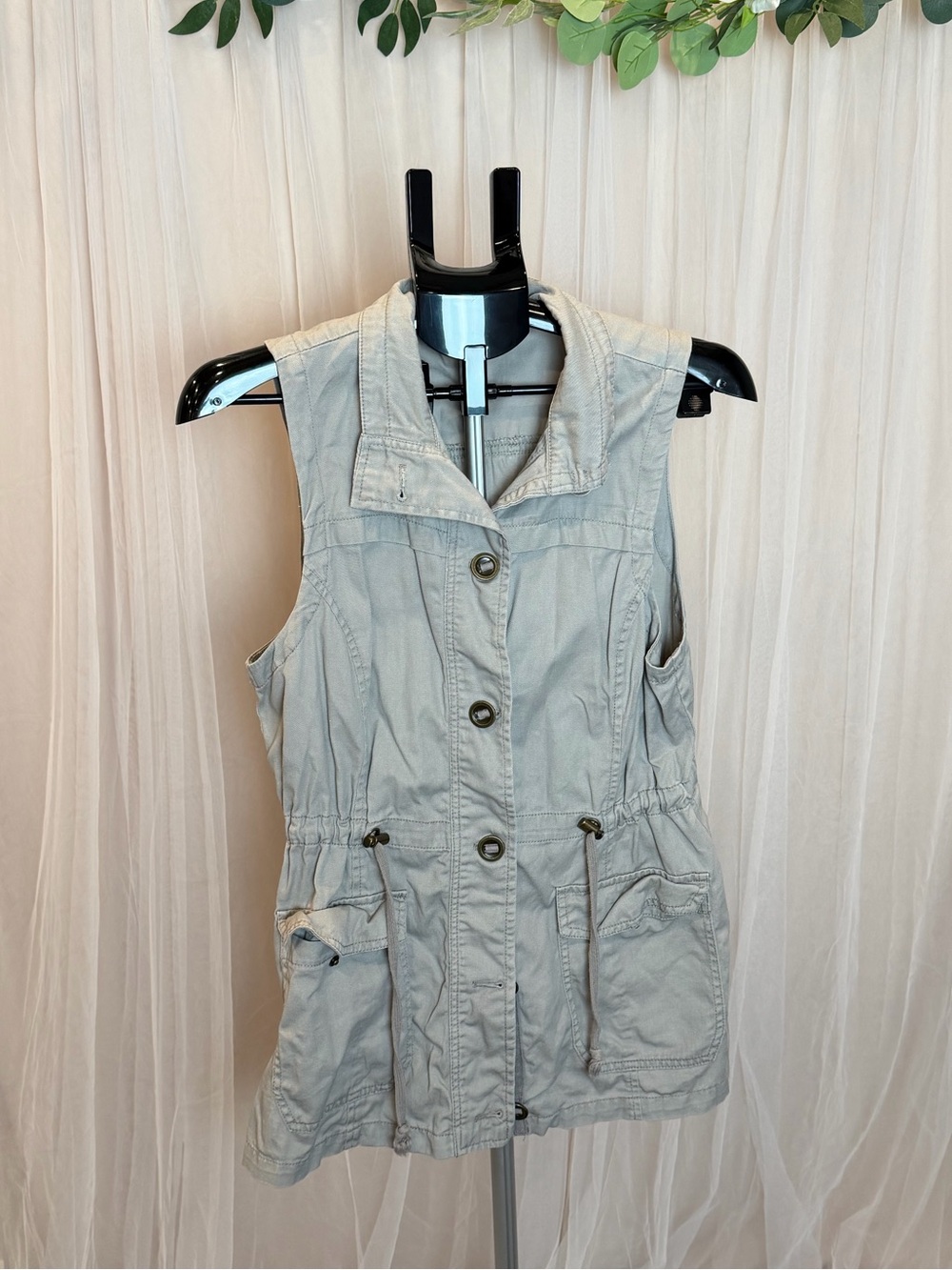 Maurices Light Gray Utility Vest Jacket Lace-Up Back Size Large